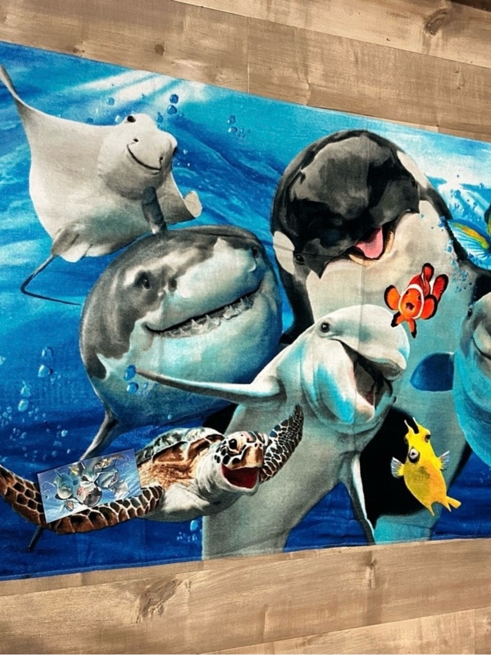 Set of 2 Finding Nemo Beach Towels - Picture 2 of 4